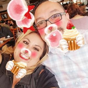 Meet your Posher, Lora